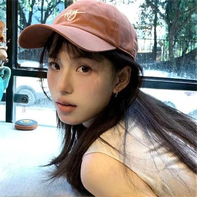 他在窥着你